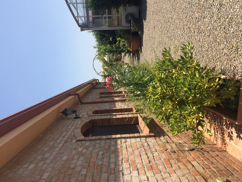 Societa Agricola Mg Florplant Villa Francavilla Marittima Buitenkant foto